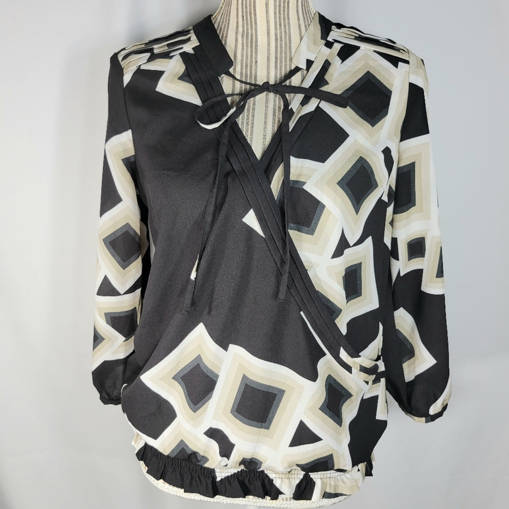 NY&Co Black/Tan/White Geometric Pattern Faux Wrap 3/4 Sleeve Top Size XSmall